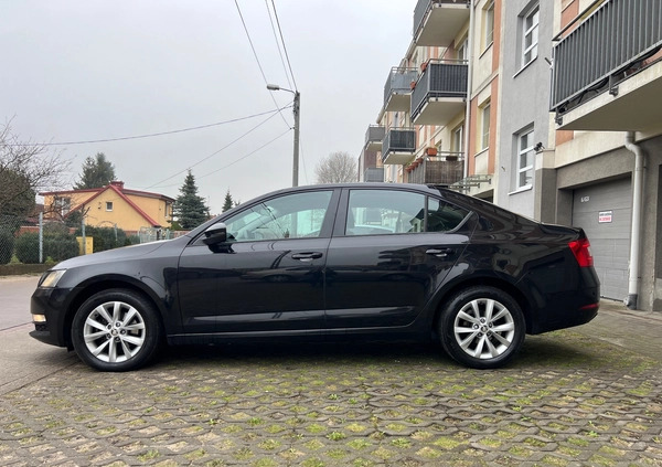 Skoda Octavia cena 39900 przebieg: 357129, rok produkcji 2019 z Rumia małe 254